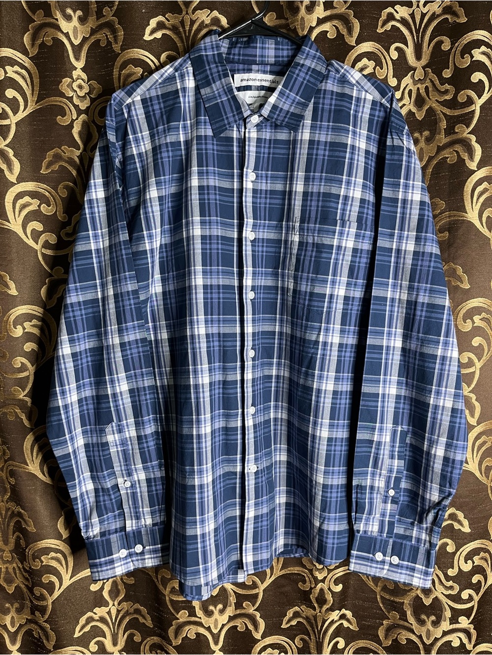 Amazon Essentials Men's Regular-Fit Long-Sleeve Casual Poplin Shirt
Size XL